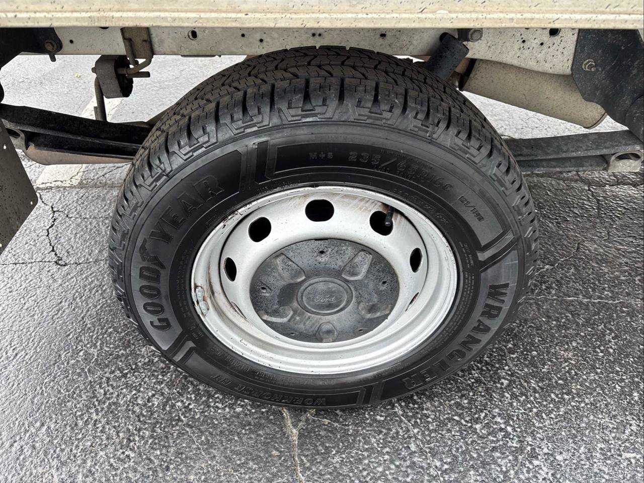 Used 2019 Ford Transit 250 138 RWD image 20