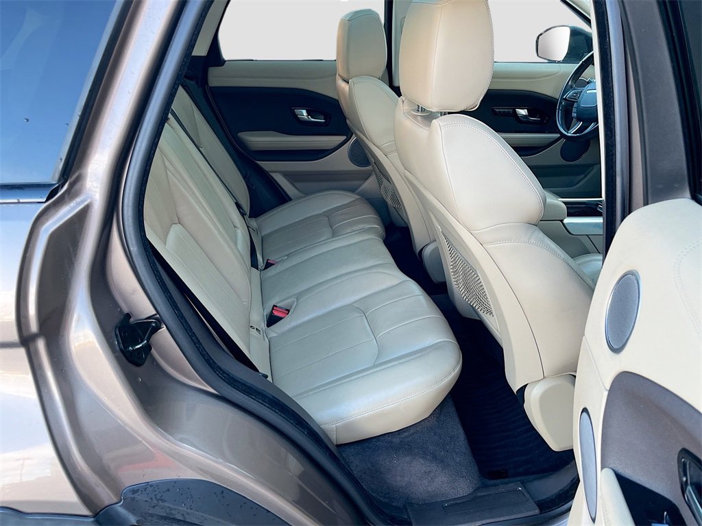 Used 2016 Land Rover Range Rover Evoque SE image 28