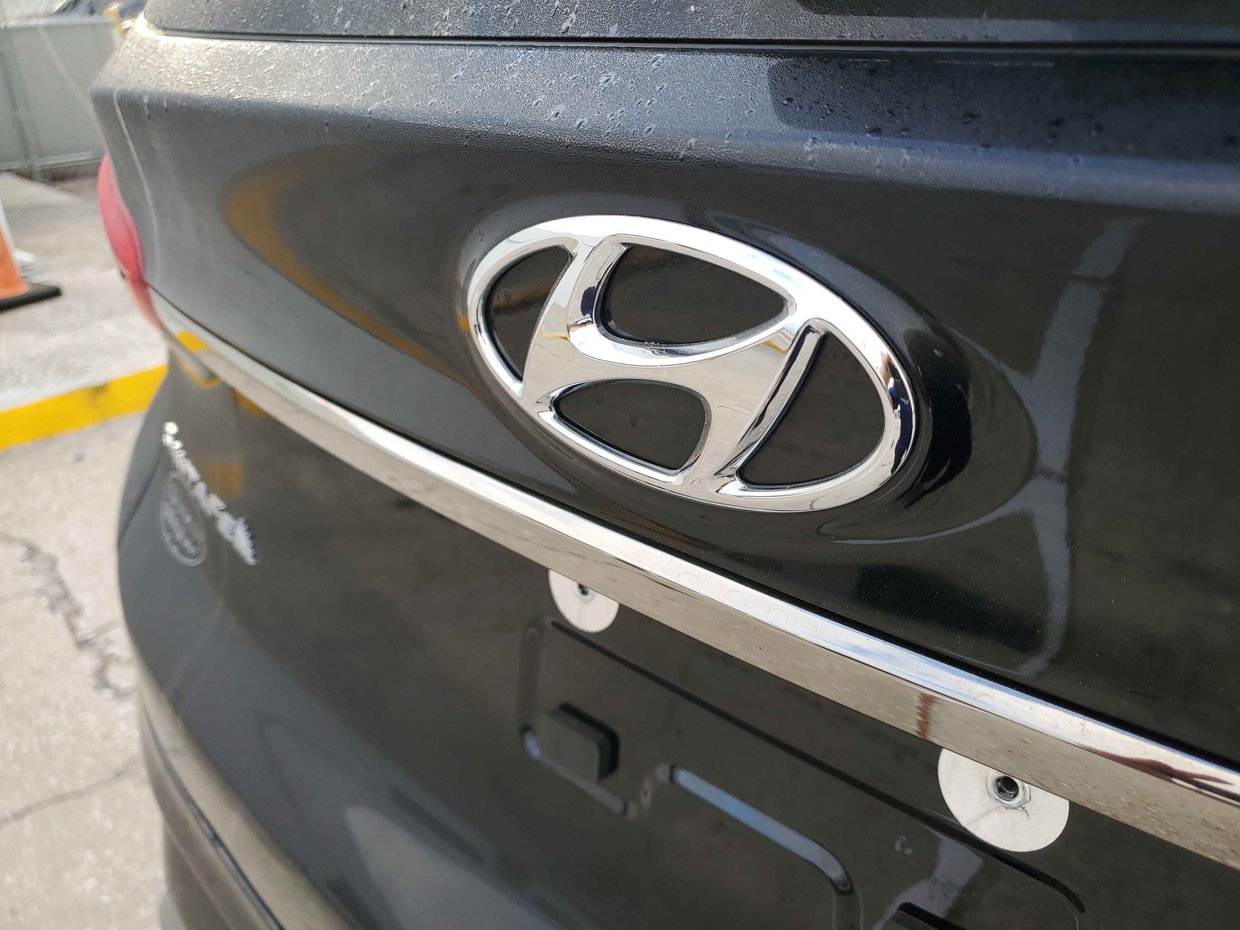 Used 2019 Hyundai Santa Fe SE image 7