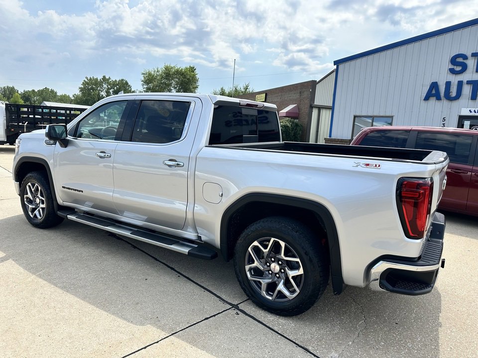 Used 2021 GMC Sierra 1500 SLT w/ SLT Premium Plus Package image 8