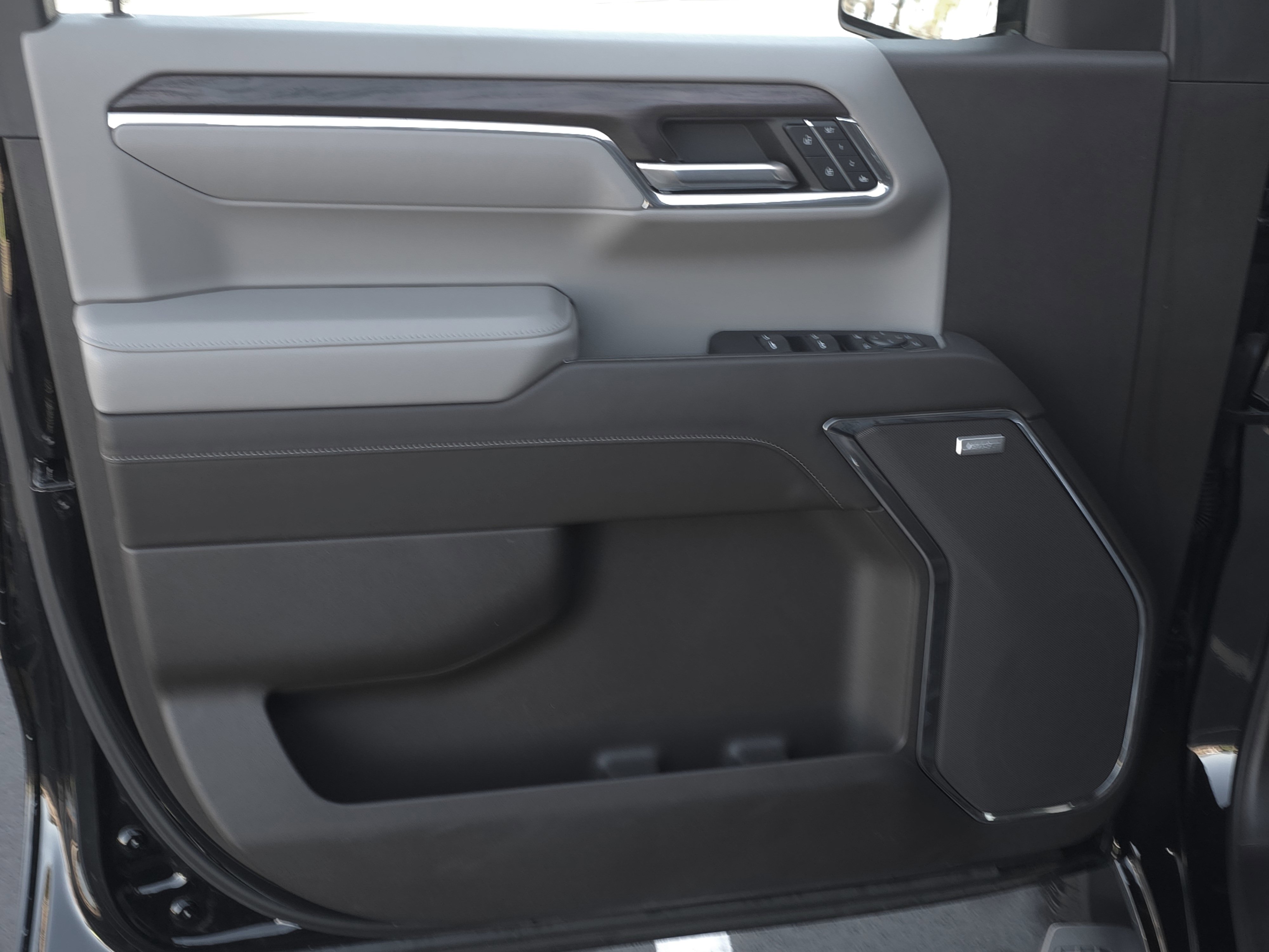 Used 2024 GMC Sierra 1500 SLT w/ SLT Premium Plus Package image 28