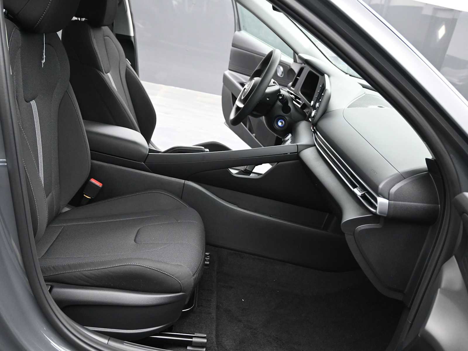 New 2026 Hyundai Elantra SE image 15