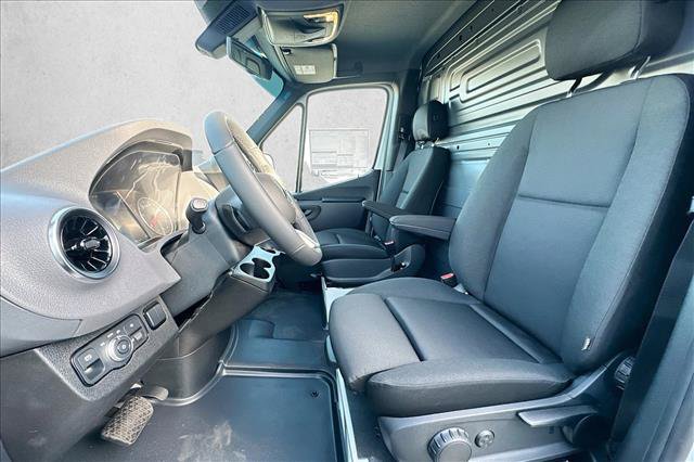 New 2026 Mercedes-Benz Sprinter 2500 image 18