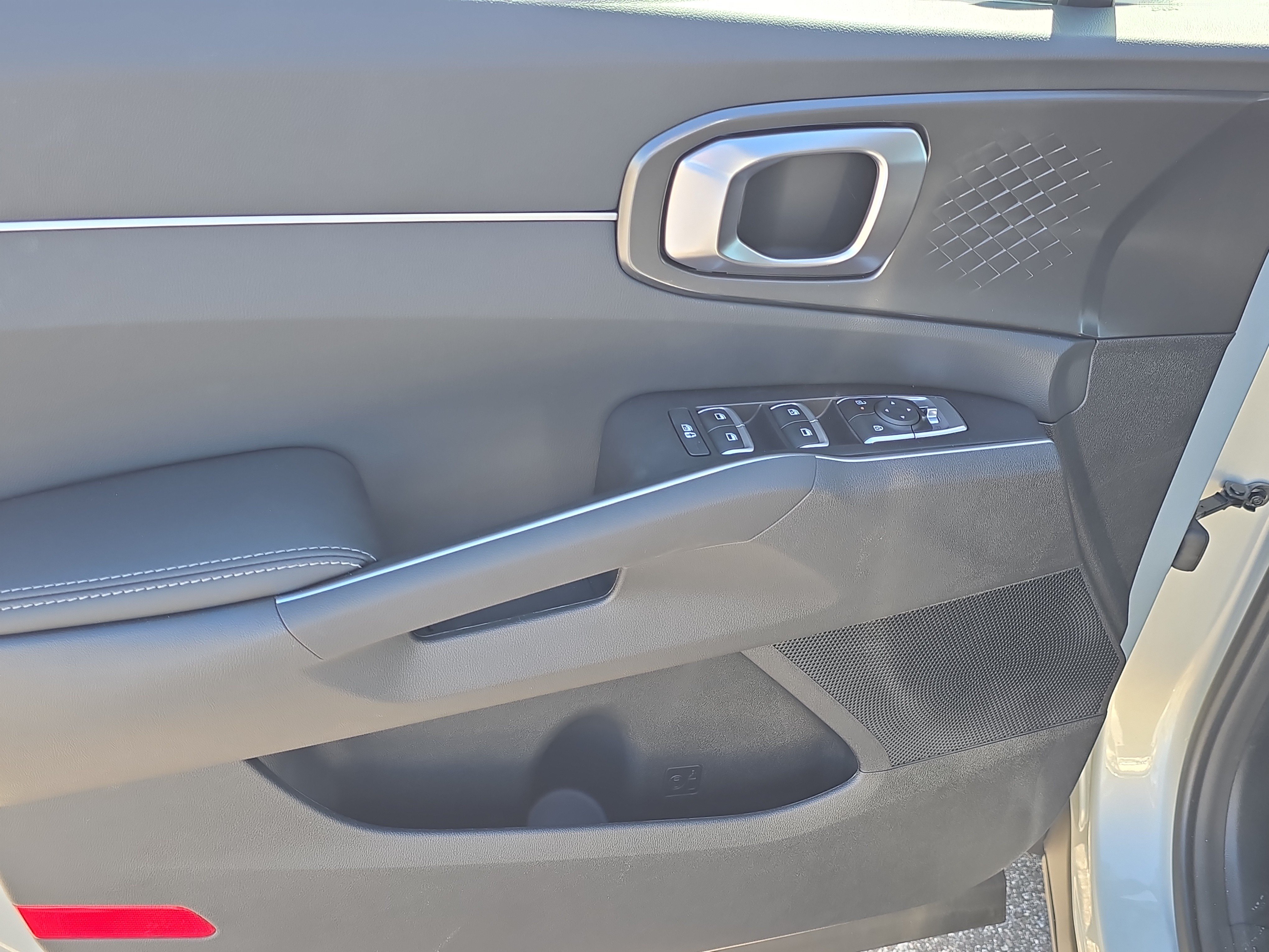 New 2026 Kia Sorento LX FWD image 18