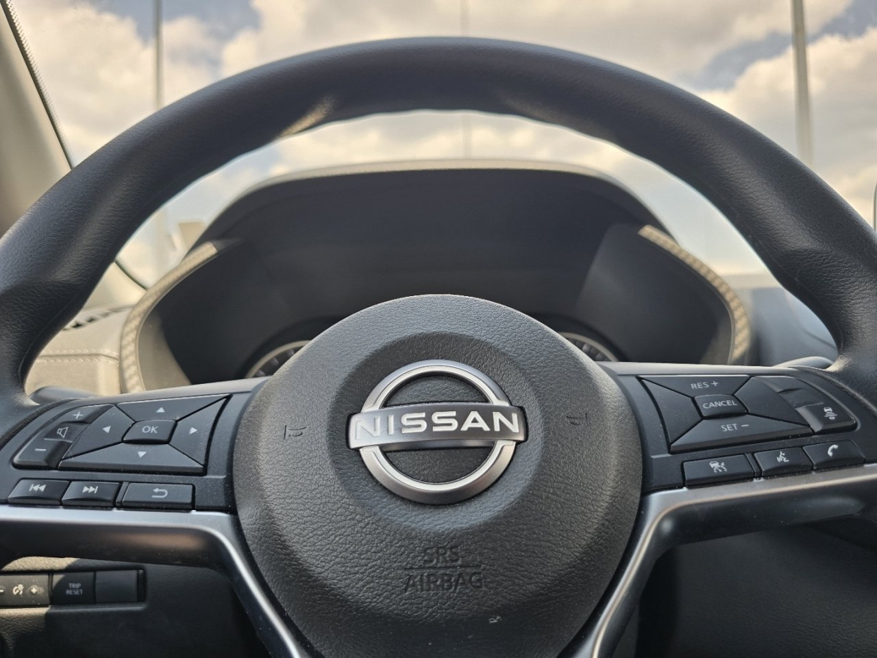 Used 2025 Nissan Sentra SV FWD image 23
