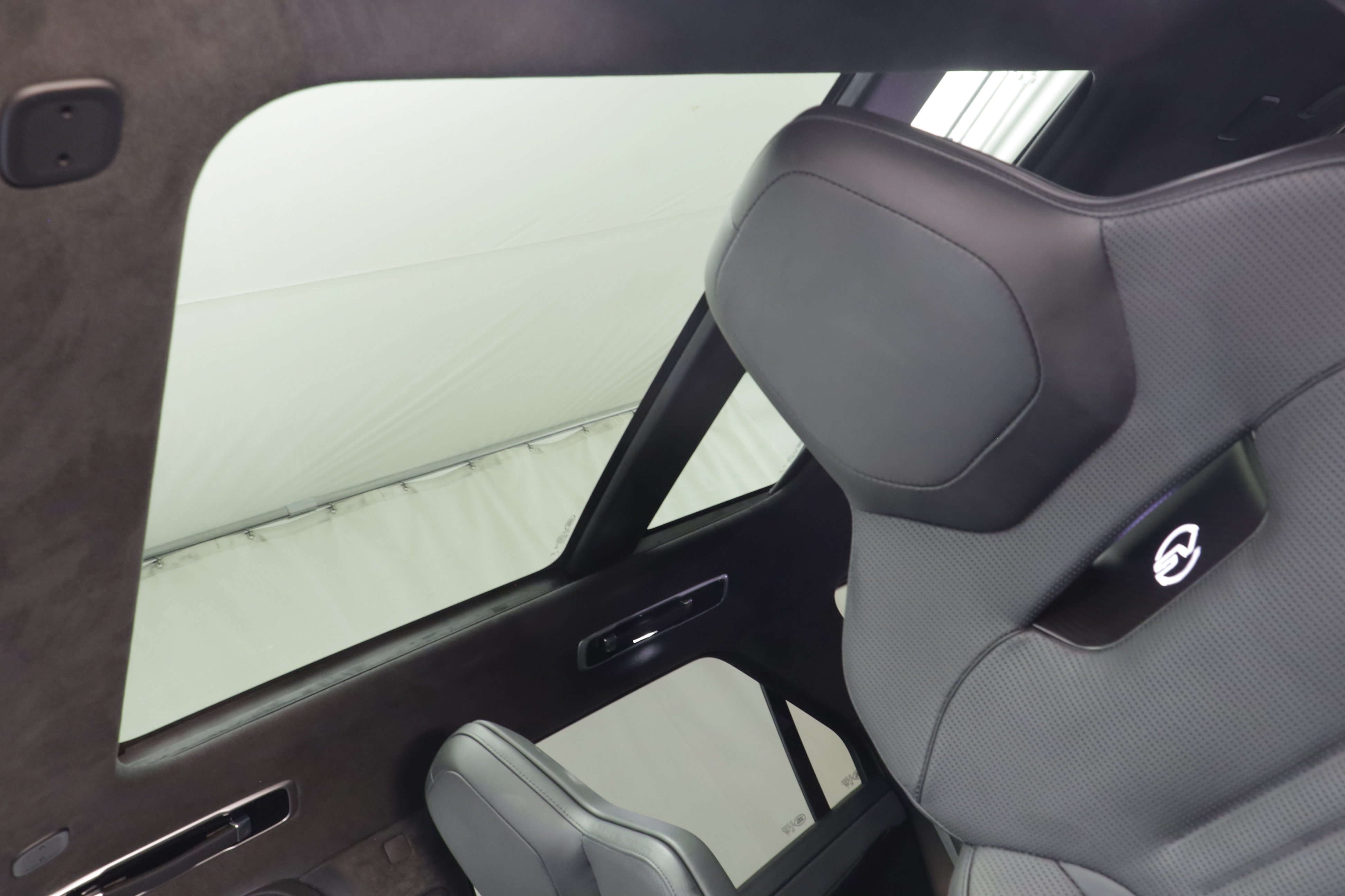 Used 2024 Land Rover Range Rover Sport AWD/4WD image 14
