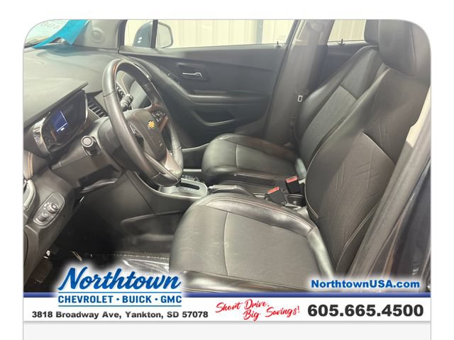 Used 2022 Chevrolet Trax LT w/ LT Convenience Package AWD/4WD image 9