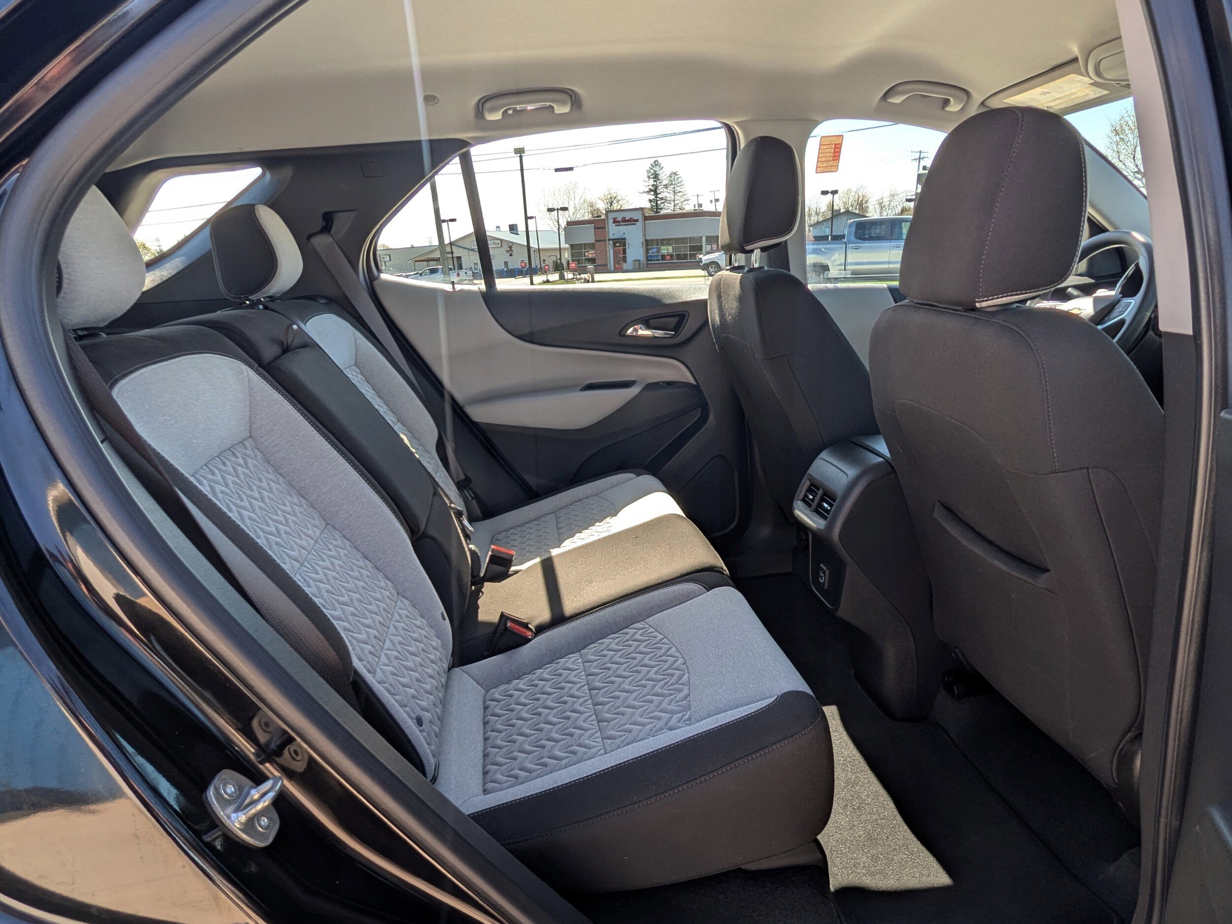 Used 2023 Chevrolet Equinox LS w/ Midnight Edition AWD/4WD image 6