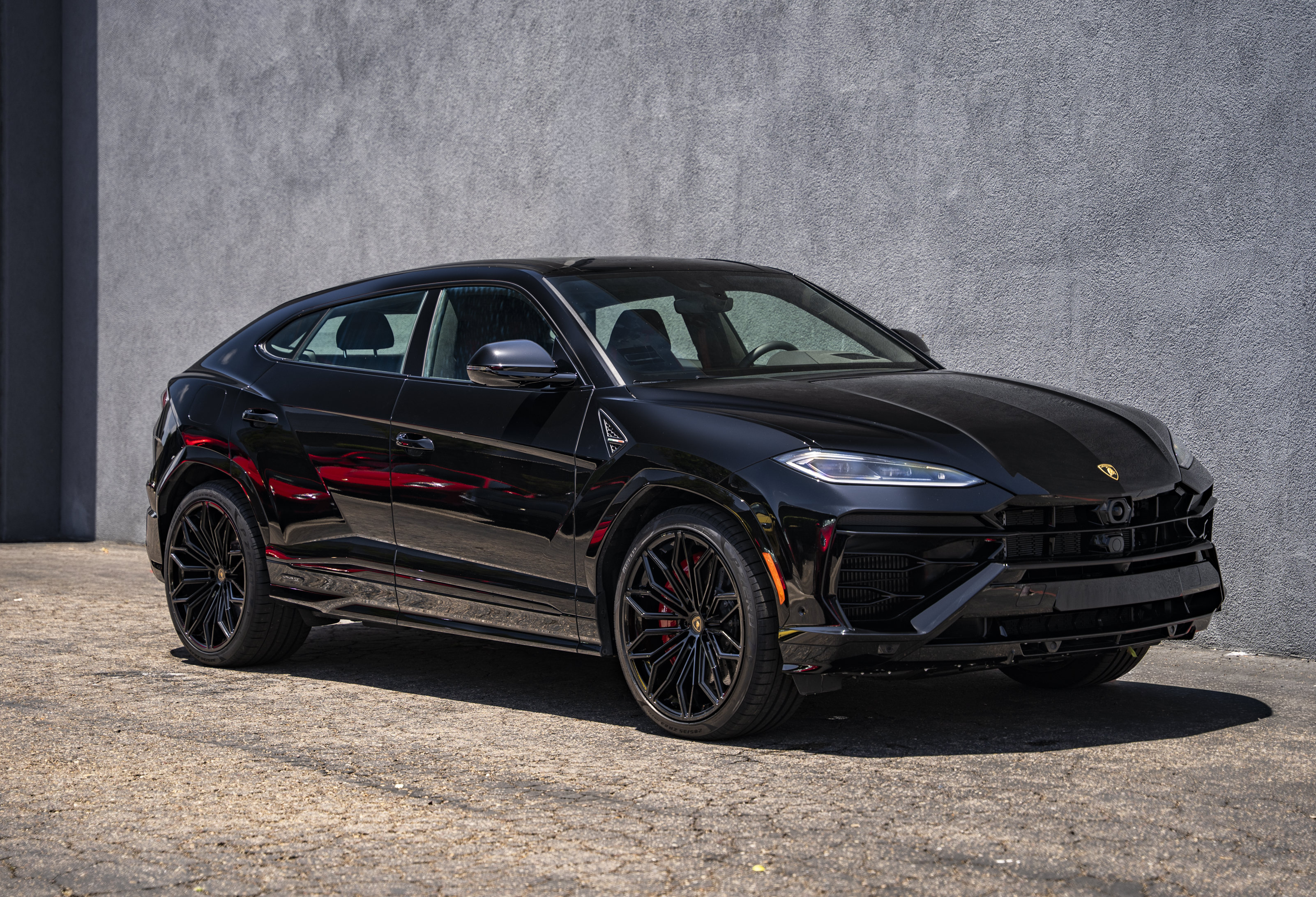 Used 2025 Lamborghini Urus SE AWD/4WD image 7