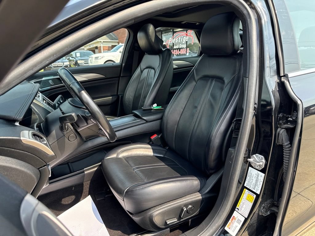 Used 2018 Lincoln MKZ Select w/ Select Plus Package AWD/4WD image 2