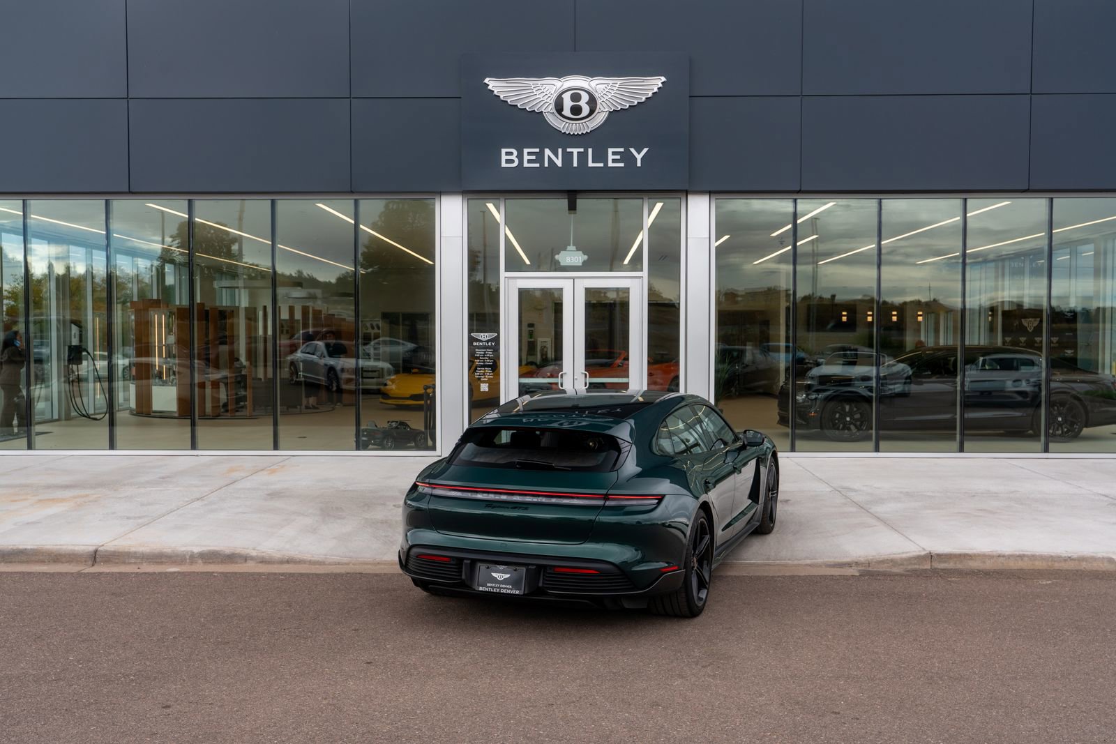 Used 2024 Porsche Taycan GTS image 18