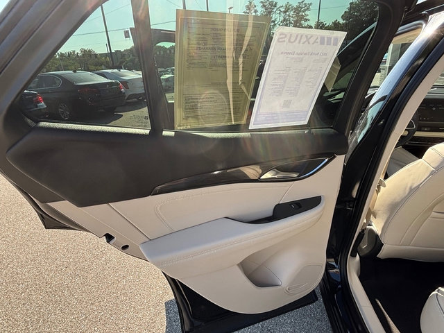 Used 2022 Buick Envision Essence w/ Safety Package image 25
