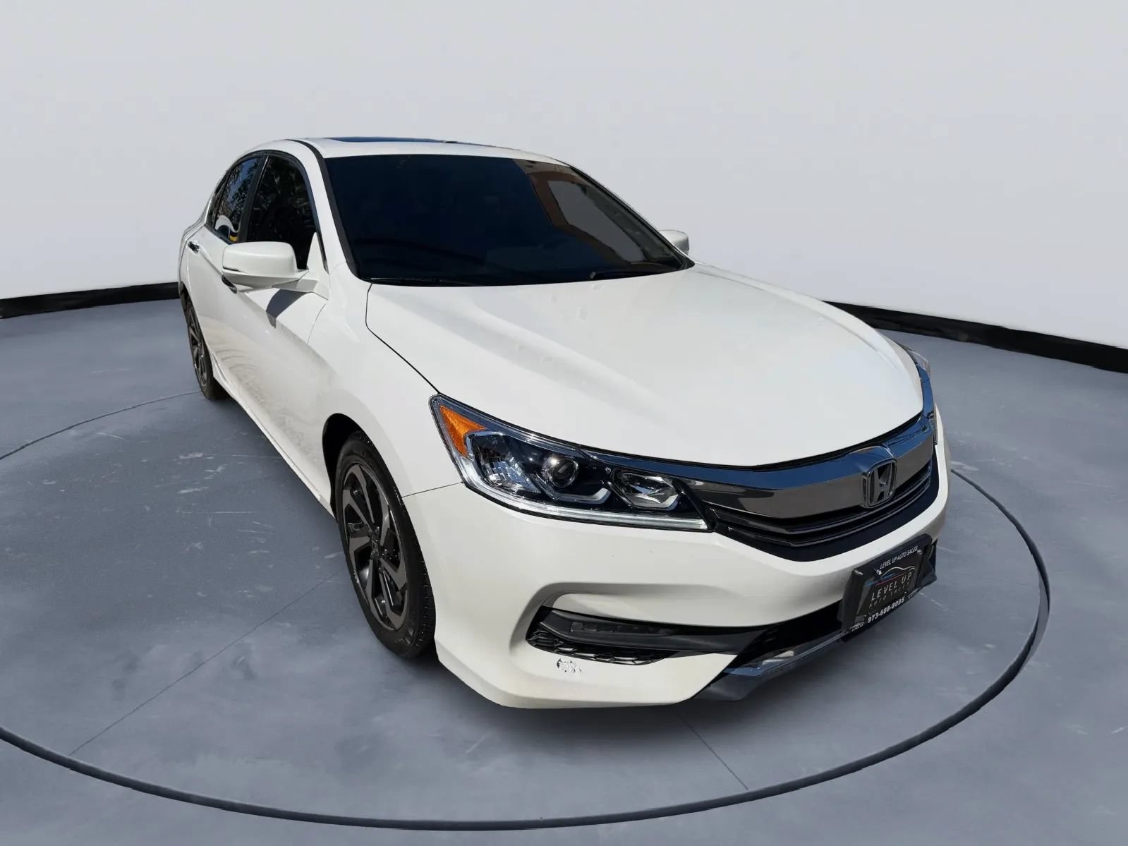Used 2017 Honda Accord EX-L image 8