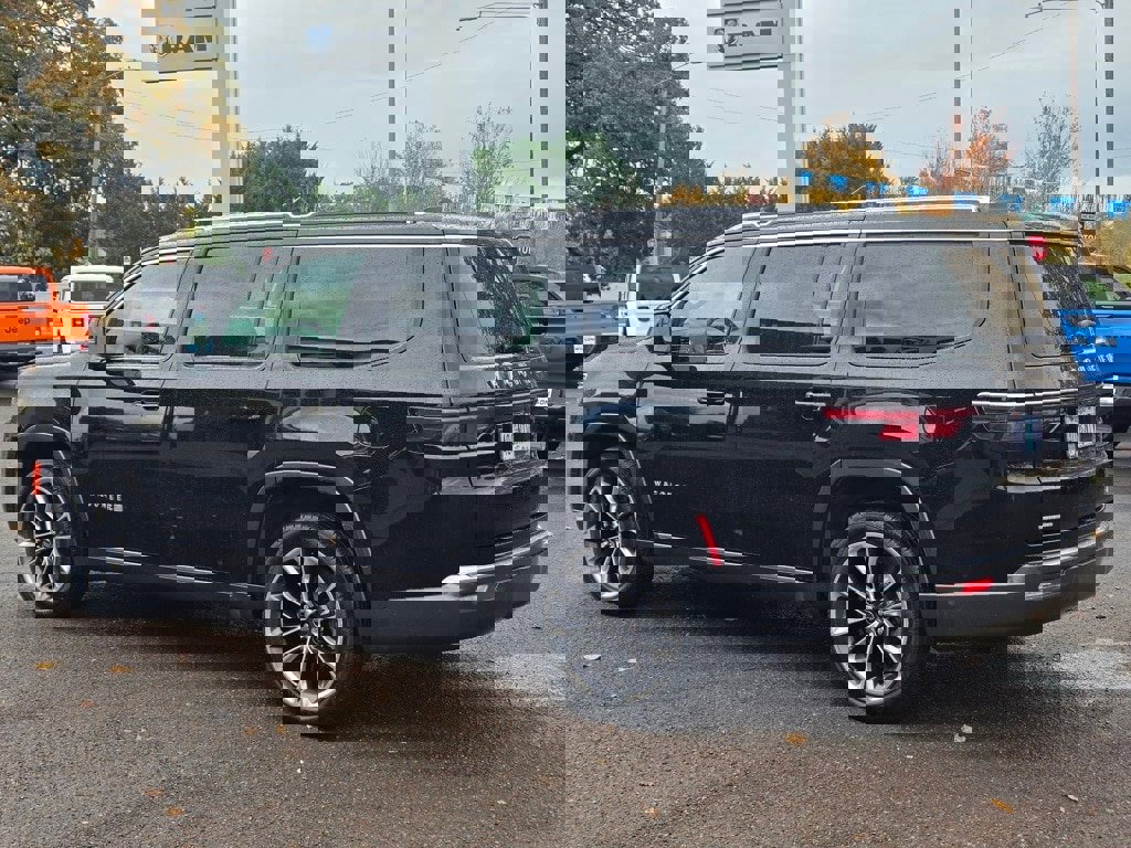 Used 2022 Jeep Wagoneer Series III w/ Premium Group I image 40