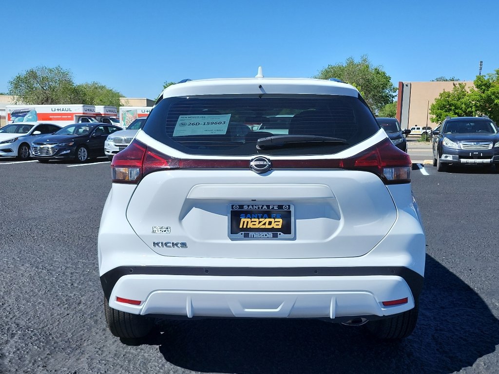 Used 2024 Nissan Kicks SR w/ SR Premium Package FWD image 7