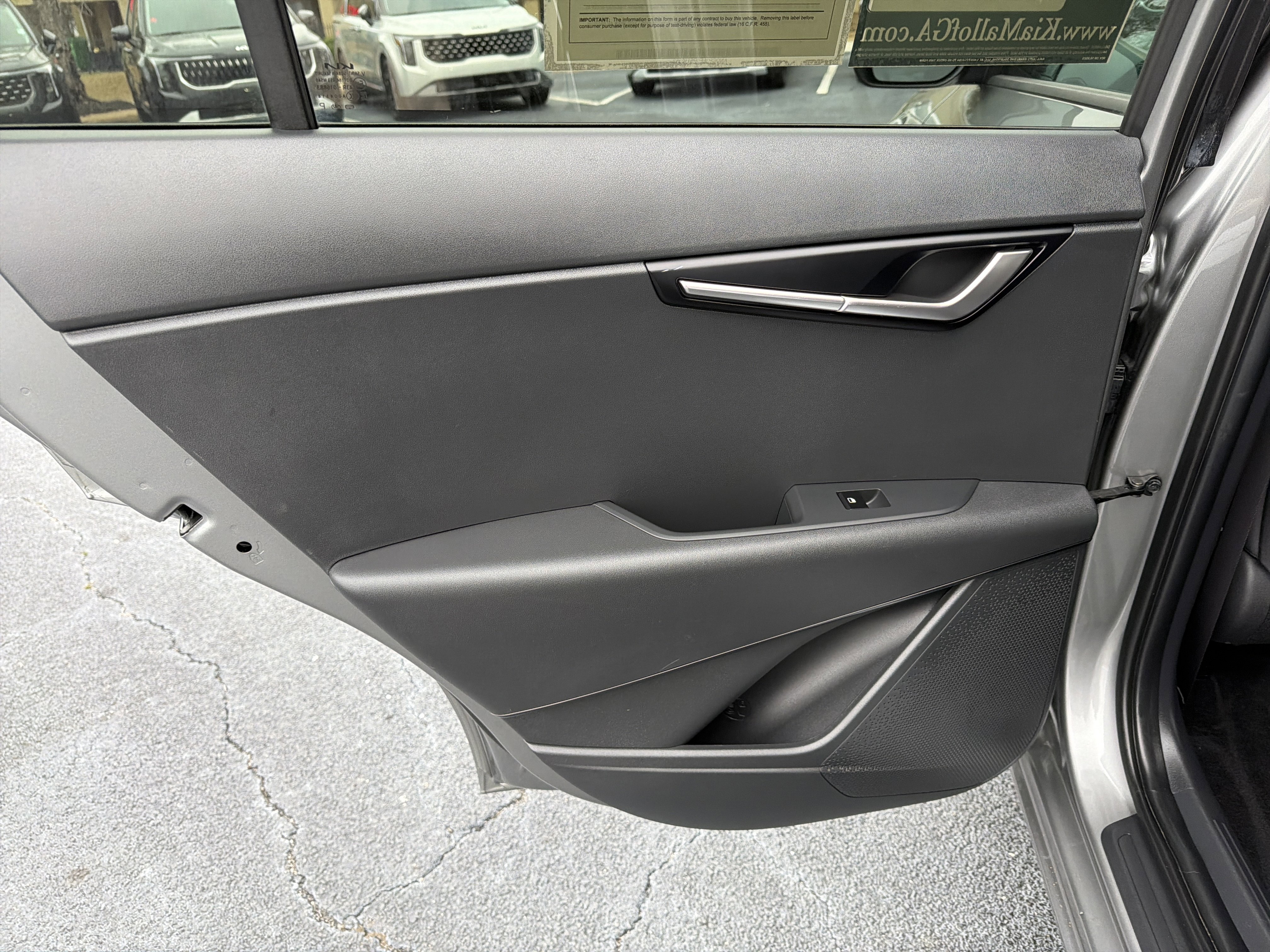 Used 2023 Kia Niro LX image 21