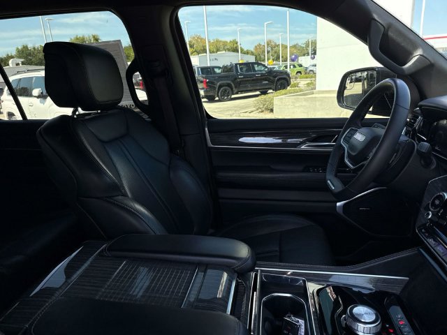 Used 2022 Jeep Wagoneer Series II w/ Flexible Seating Group RWD image 14