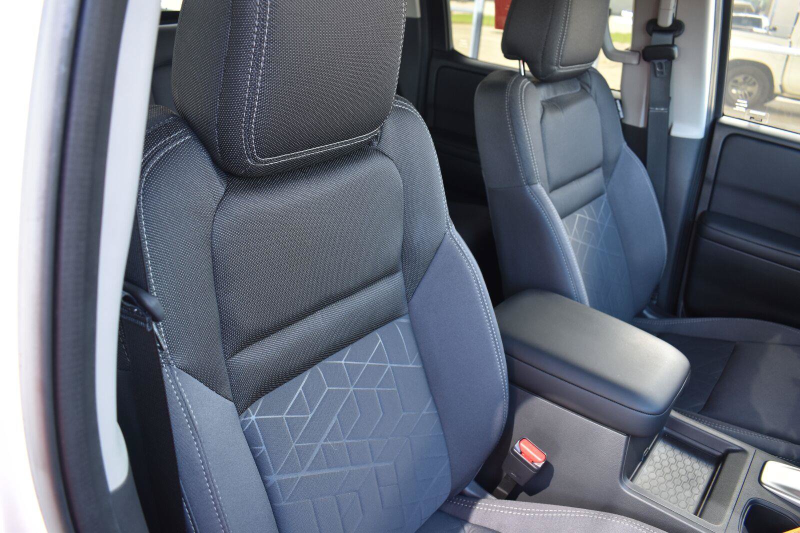 Certified 2025 Nissan Frontier SV w/ SV Convenience Package RWD image 60