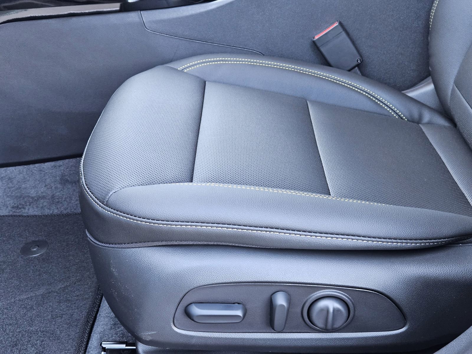 New 2026 Chevrolet Trax ACTIV w/ Driver Confidence Package image 25