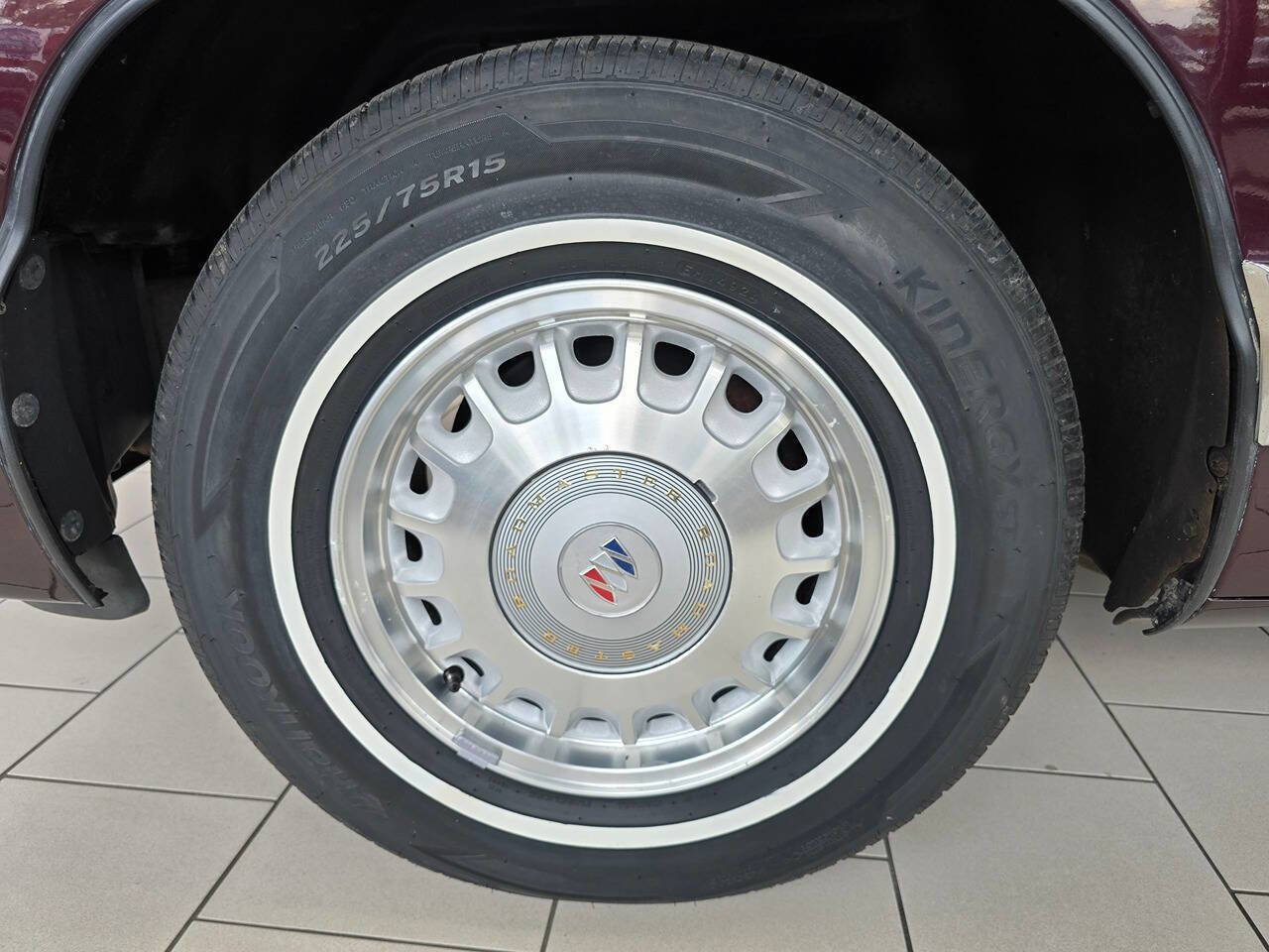 Used 1996 Buick Roadmaster Sedan RWD image 24