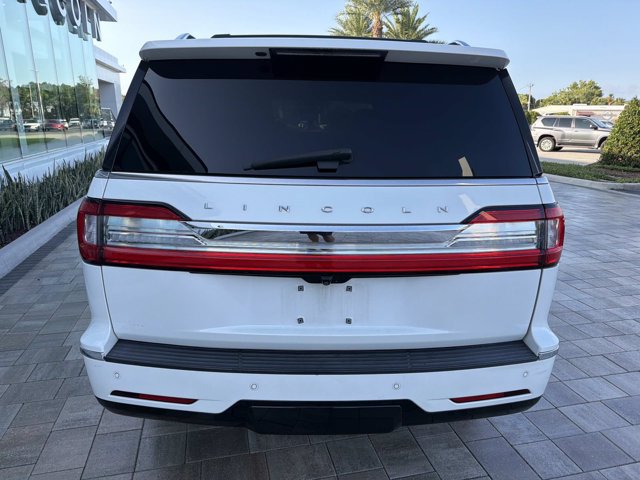 Used 2020 Lincoln Navigator L Reserve w/ Equipment Group 208A Reserve AWD/4WD image 3