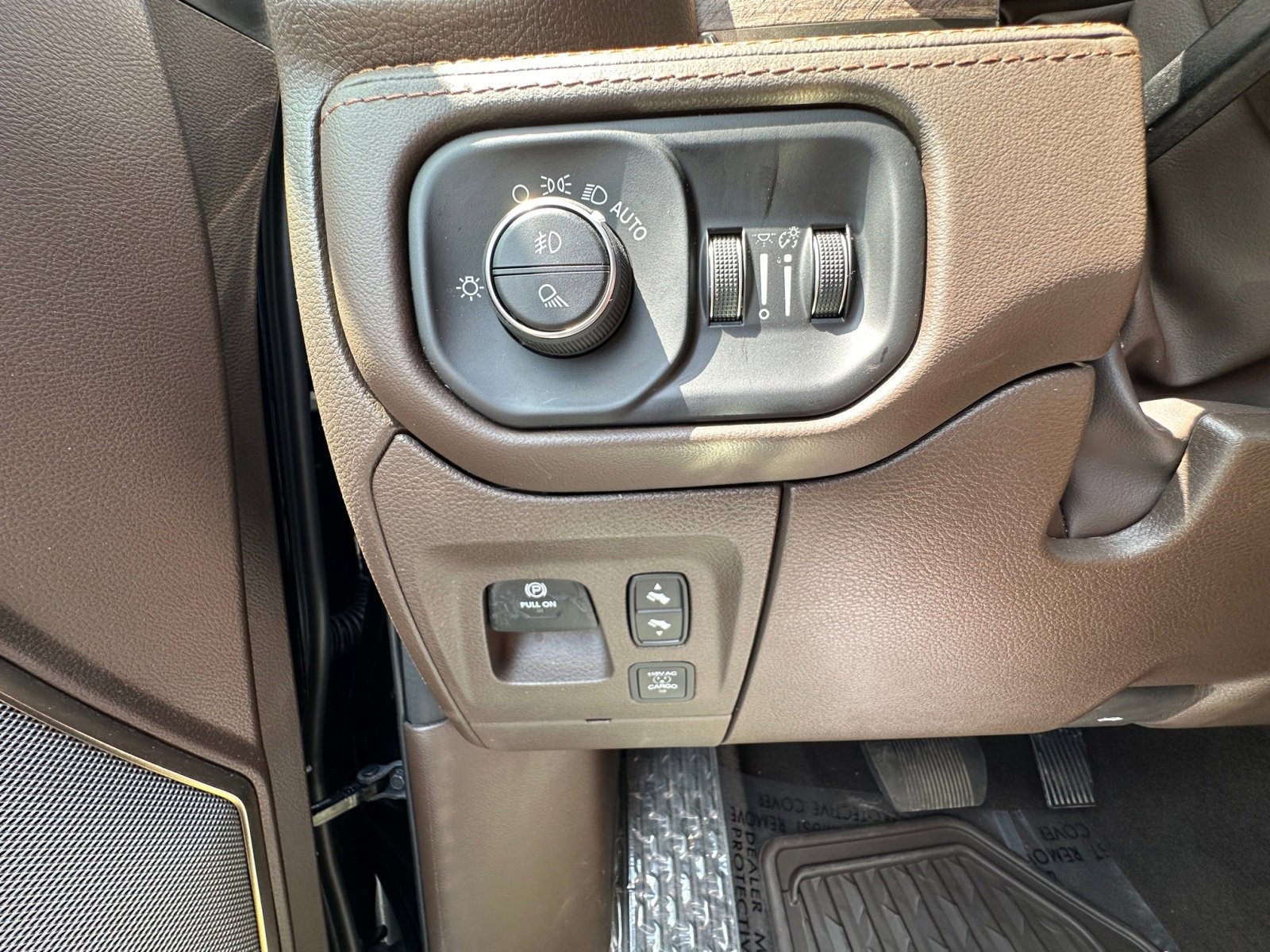 New 2025 RAM 1500 Limited image 18