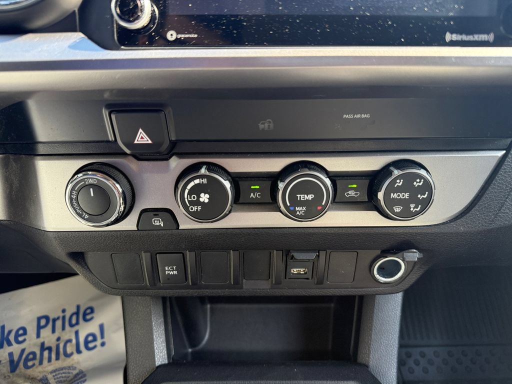 Used 2022 Toyota Tacoma SR5 w/ SR5 Appearance Package (SM) AWD/4WD image 32