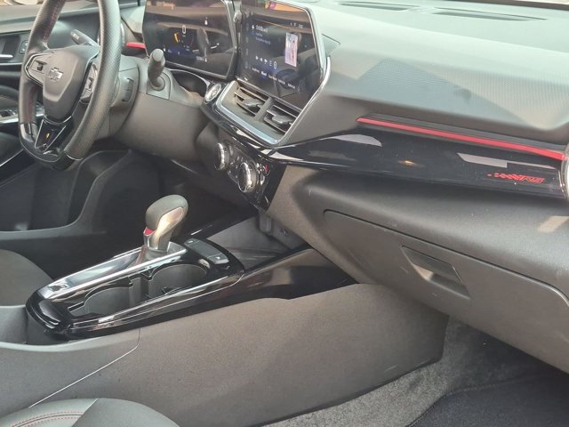 Used 2024 Chevrolet Trax RS w/ Sunroof Package FWD image 21