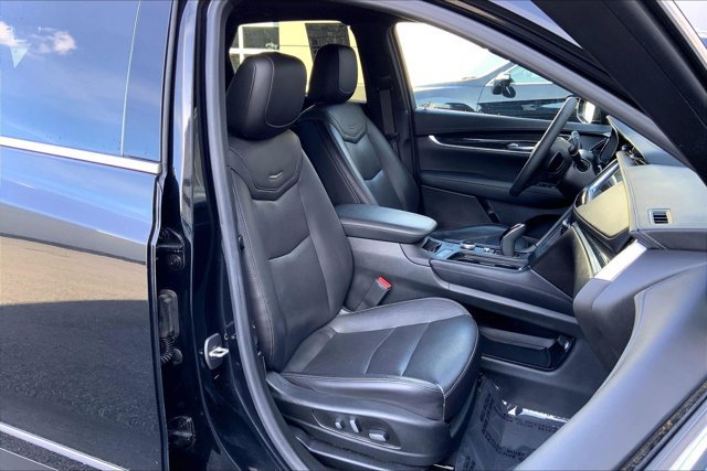Used 2021 Cadillac XT5 Premium Luxury w/ LPO, Floor Liner Package AWD/4WD image 6