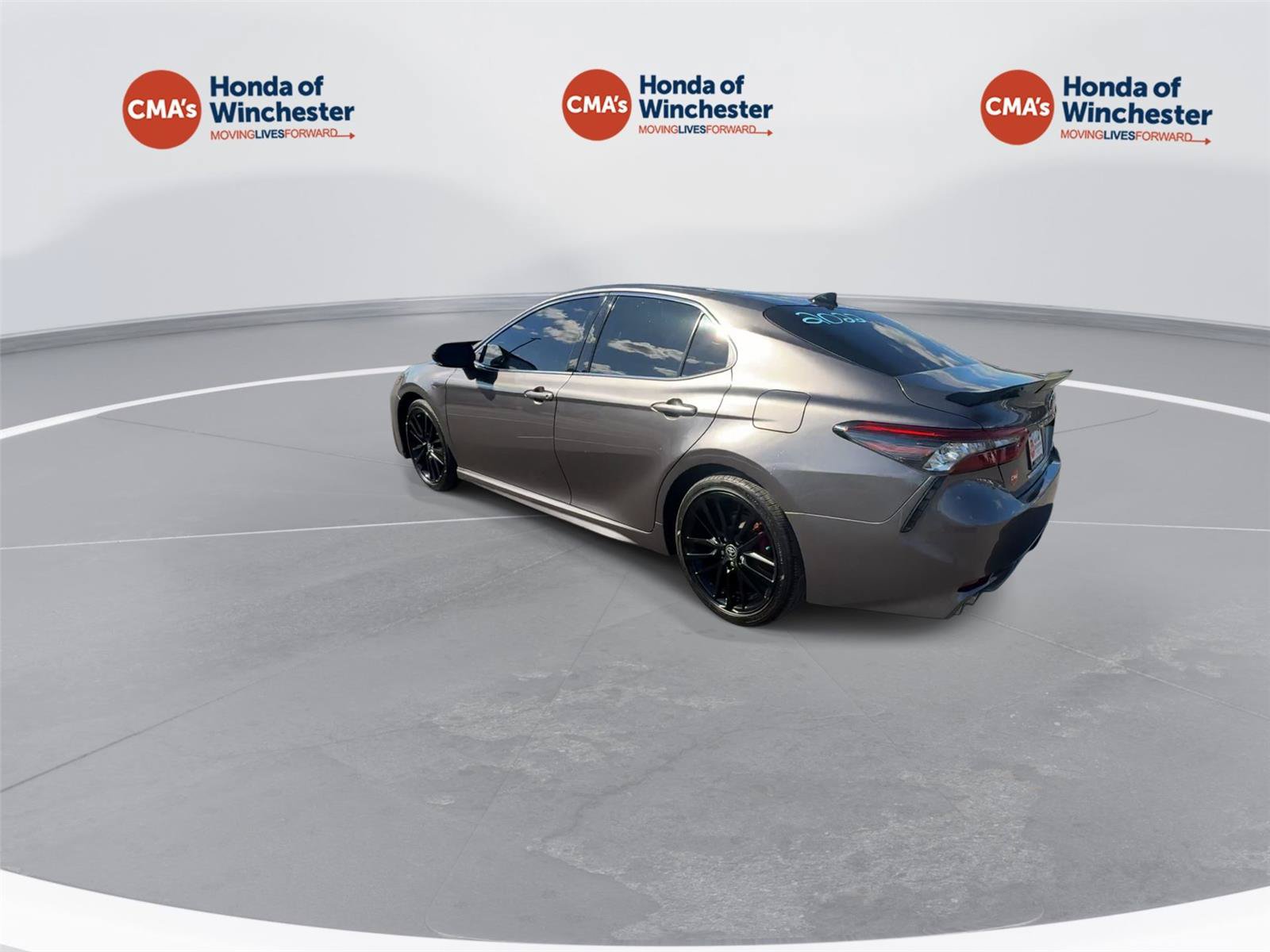 Used 2022 Toyota Camry XSE FWD image 6