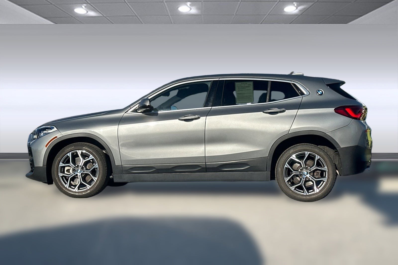 Used 2023 BMW X2 sDrive28i w/ Convenience Package image 2