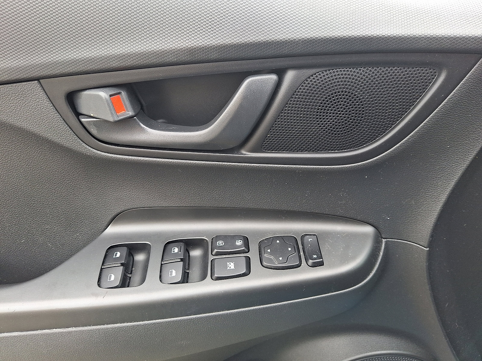 Used 2022 Hyundai Kona SE AWD/4WD image 12