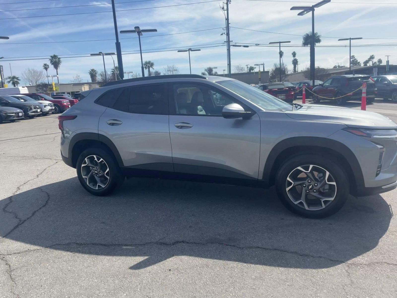 Used 2025 Chevrolet Trax LT w/ LT Convenience Package image 15