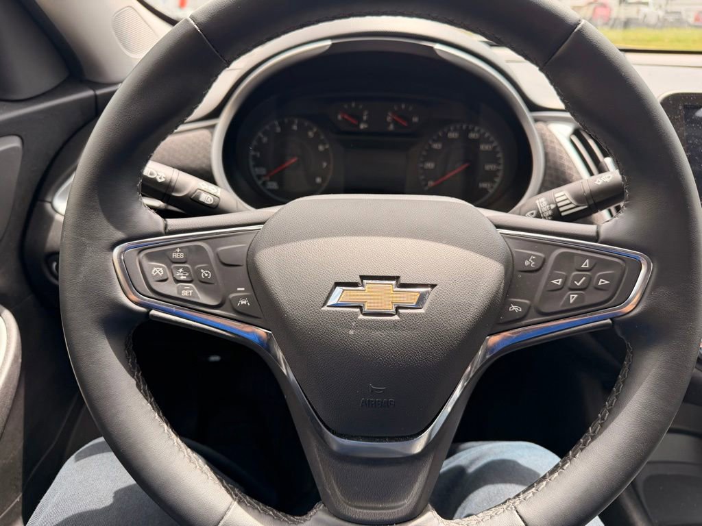 Used 2023 Chevrolet Malibu RS FWD image 12