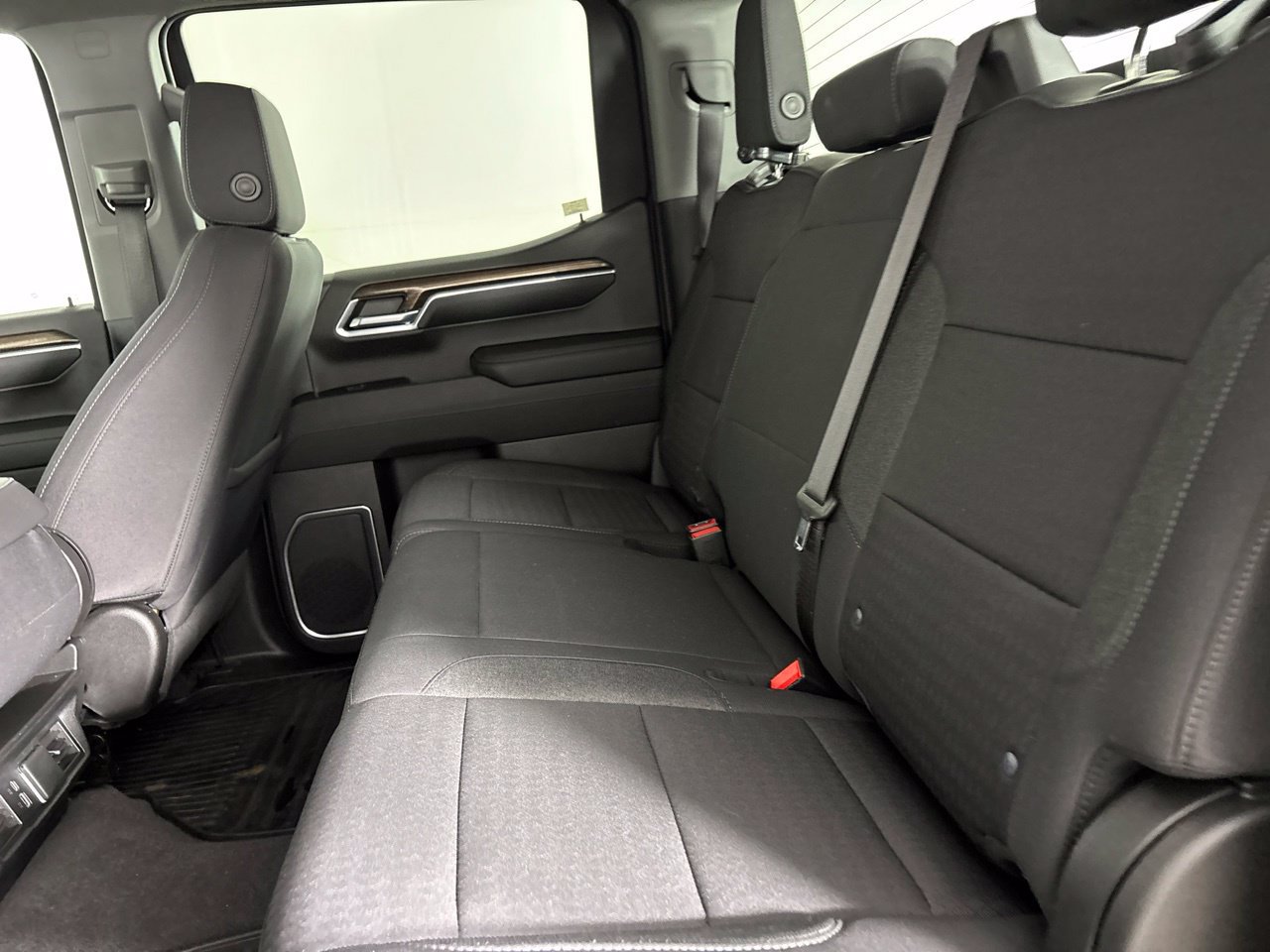 Used 2023 Chevrolet Silverado 1500 LT AWD/4WD image 22