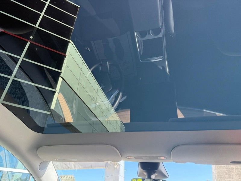 Used 2022 Tesla Model Y Long Range AWD/4WD image 15