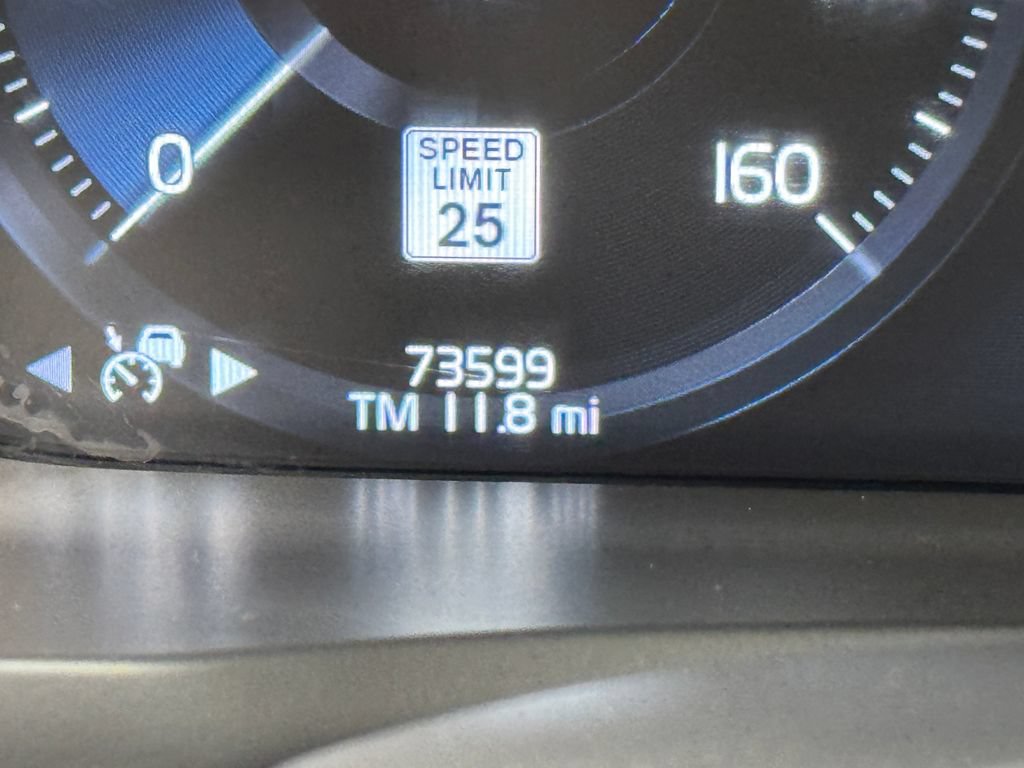 Used 2021 Volvo XC90 T6 Momentum w/ Climate Package AWD/4WD image 18