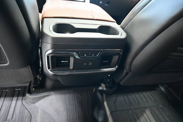 Used 2024 GMC Sierra 3500 Denali Ultimate image 35