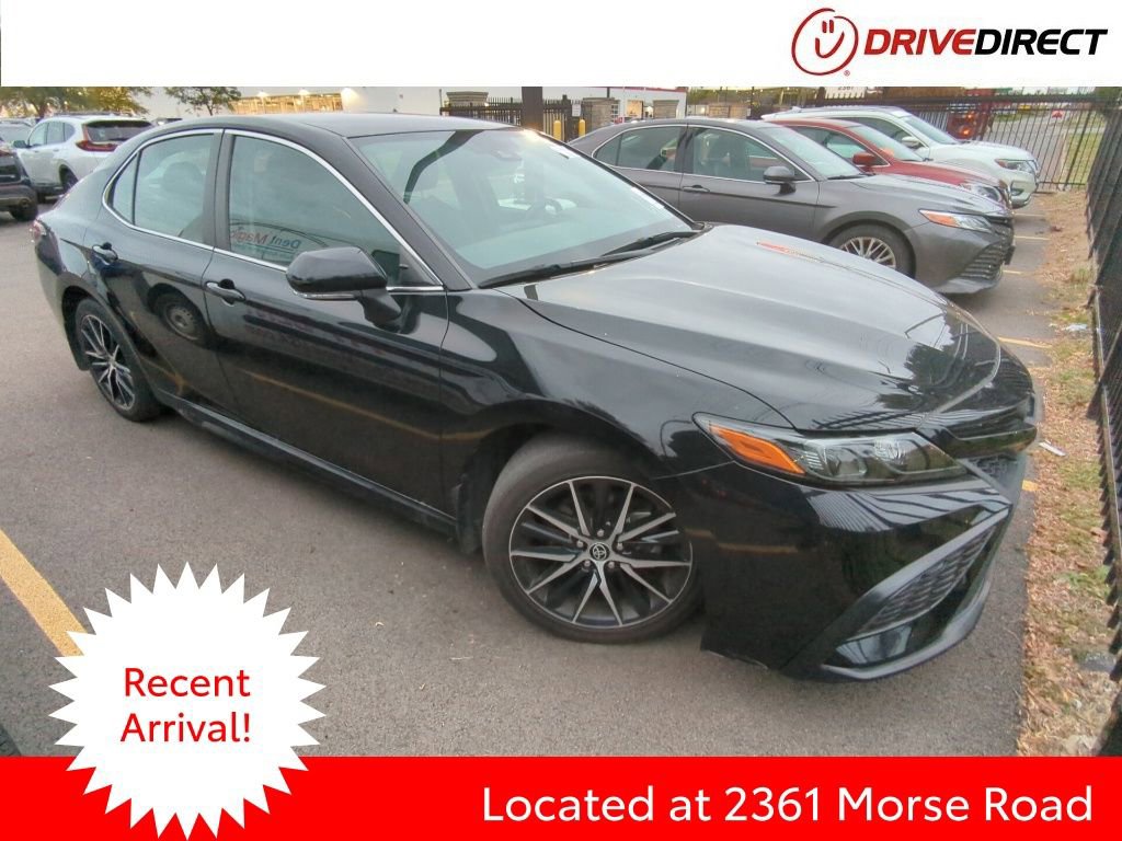 Used 2023 Toyota Camry SE