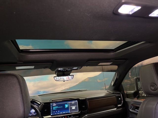 Used 2024 Chevrolet Silverado 3500 High Country w/ High Country Premium Package image 60