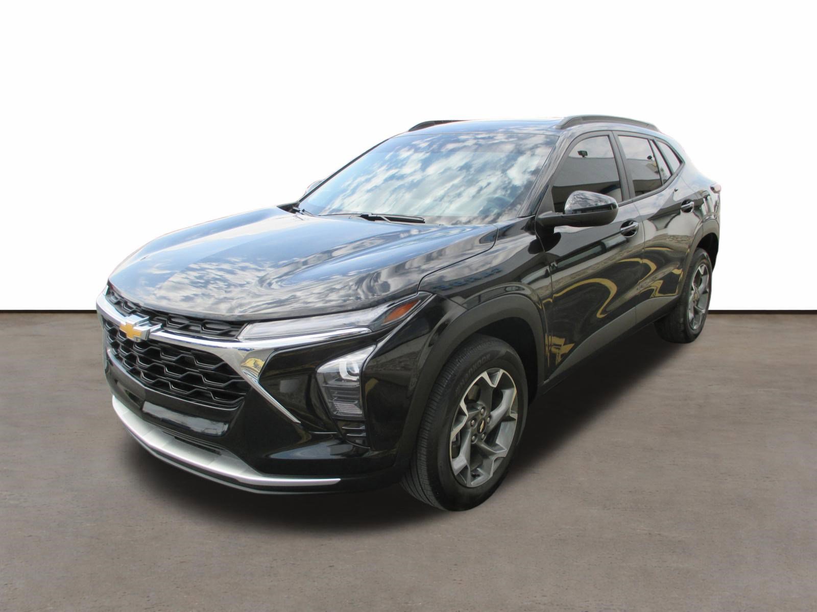 Used 2024 Chevrolet Trax LT w/ Sunroof Package FWD image 7