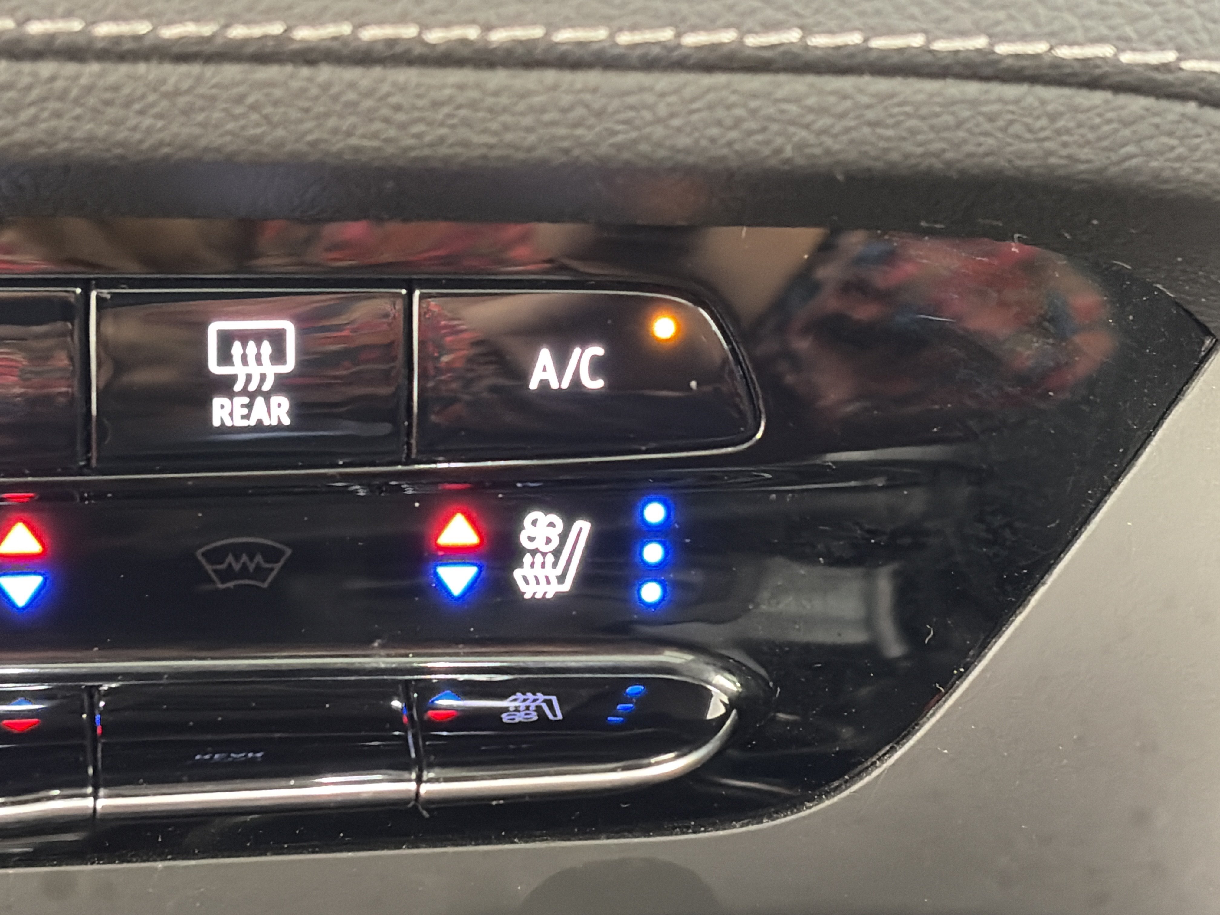 Certified 2023 Buick Envision Avenir AWD/4WD image 27