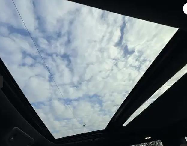 Used 2019 Ford F150 Platinum w/ Max Trailer Tow Package image 9