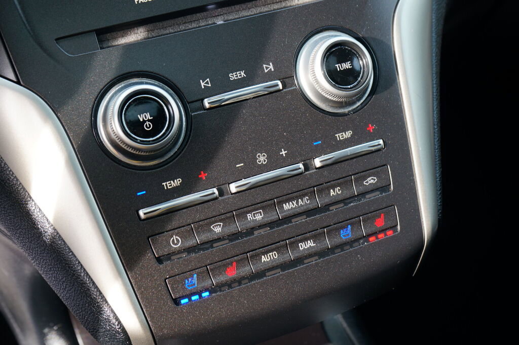 Used 2016 Lincoln MKC Reserve w/ Lincoln MKC Climate Package image 15