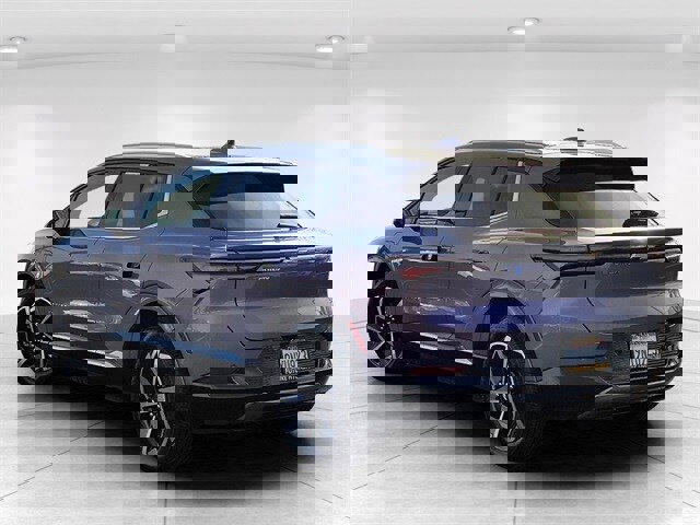 Used 2024 Chevrolet Equinox EV LT image 6