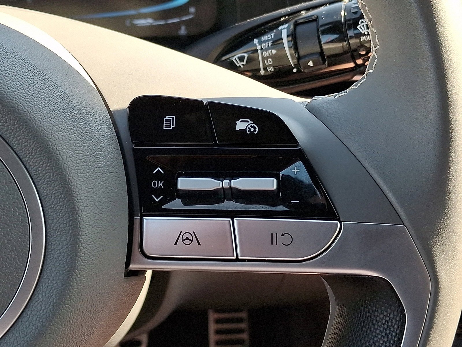 Certified 2025 Hyundai Elantra Sport FWD image 21