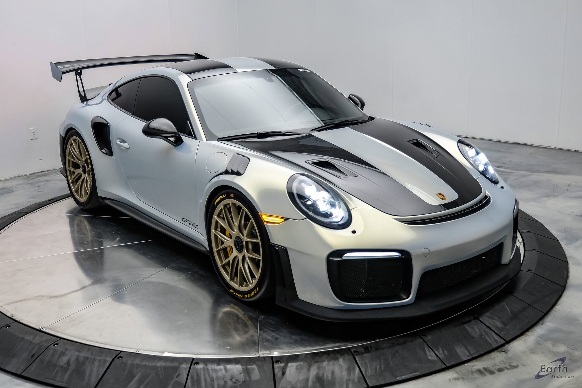 Used 2018 Porsche 911 GT2 RS w/ Weissach Package RWD image 30
