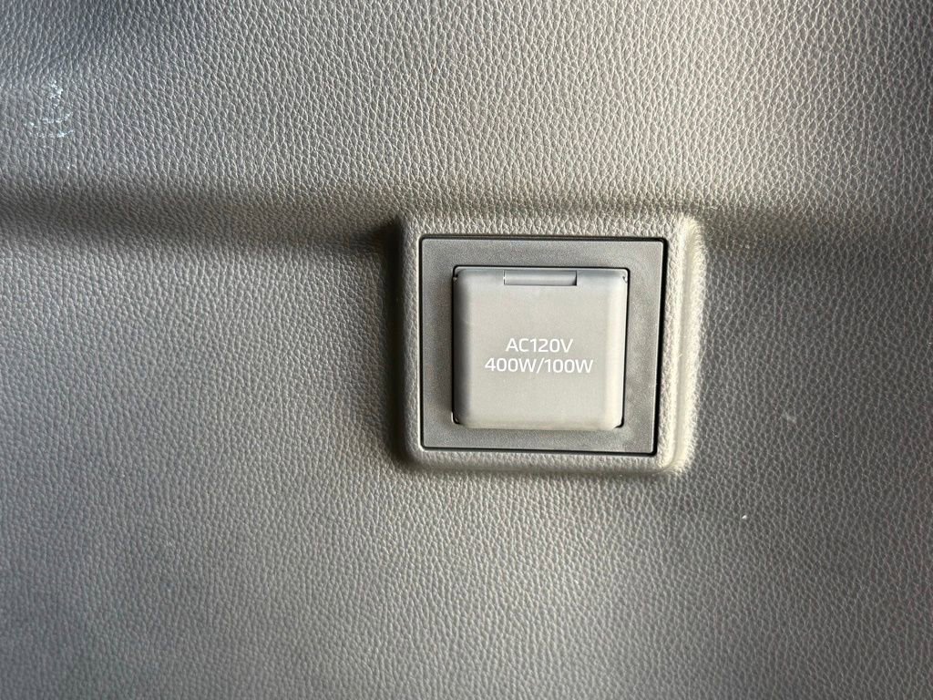 Used 2025 Lexus GX 550 w/ Accessory Package (32) AWD/4WD image 45