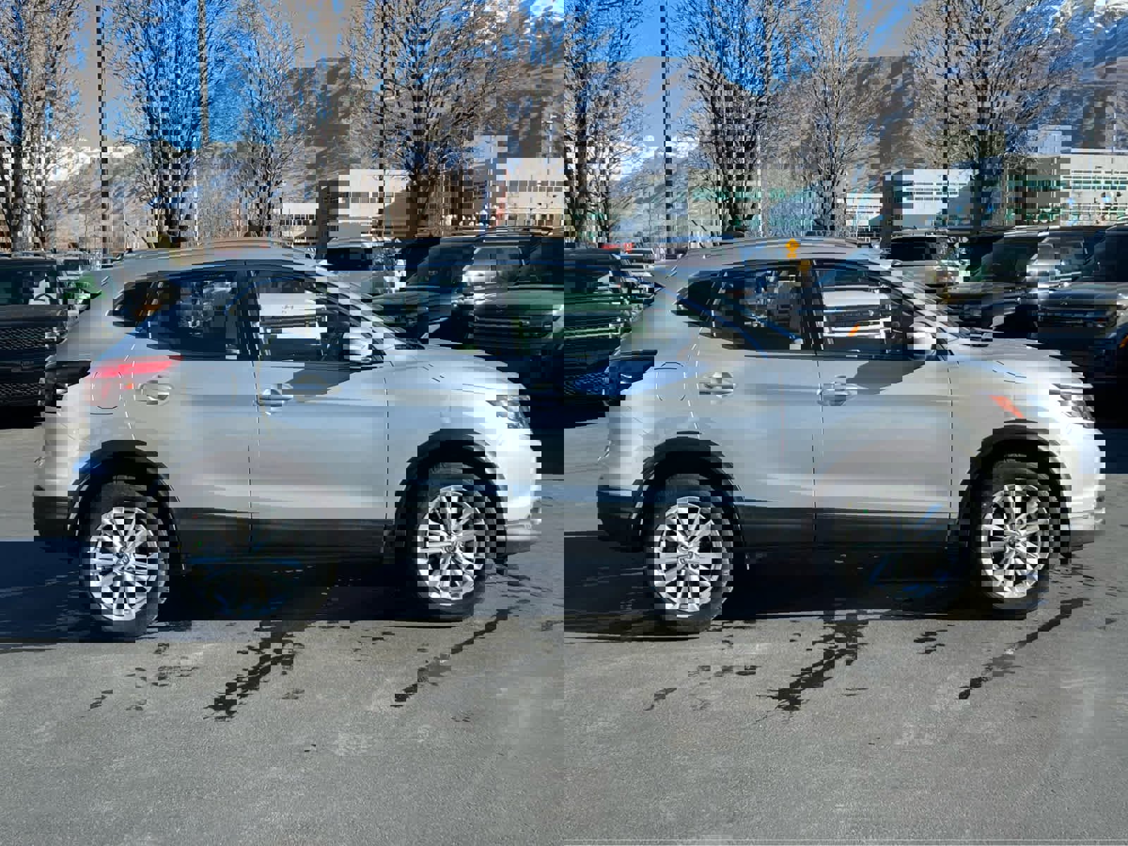 Used 2018 Nissan Rogue Sport SV w/ SV All-Weather Package image 6