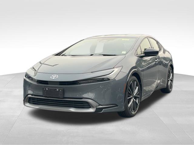 Used 2023 Toyota Prius XLE AWD/4WD image 2